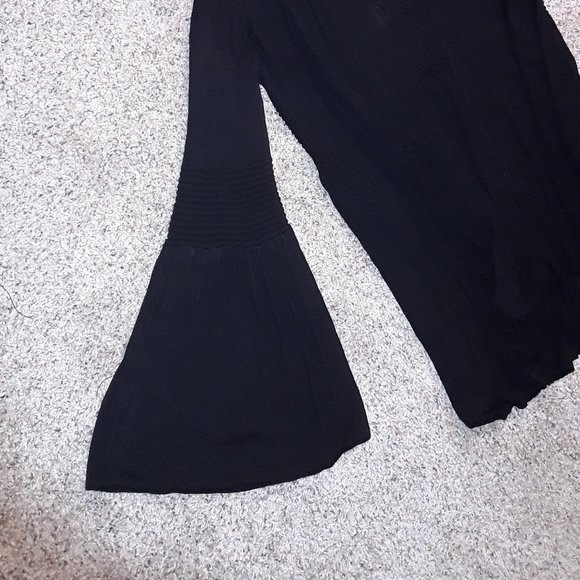 New- RED brand flared sleeve, black sweater from Stein Mart: Women's Size Medium - Picture 4 of 7